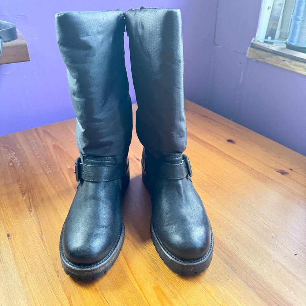 Coach winter boots size 8 - Picture 2 of 8
